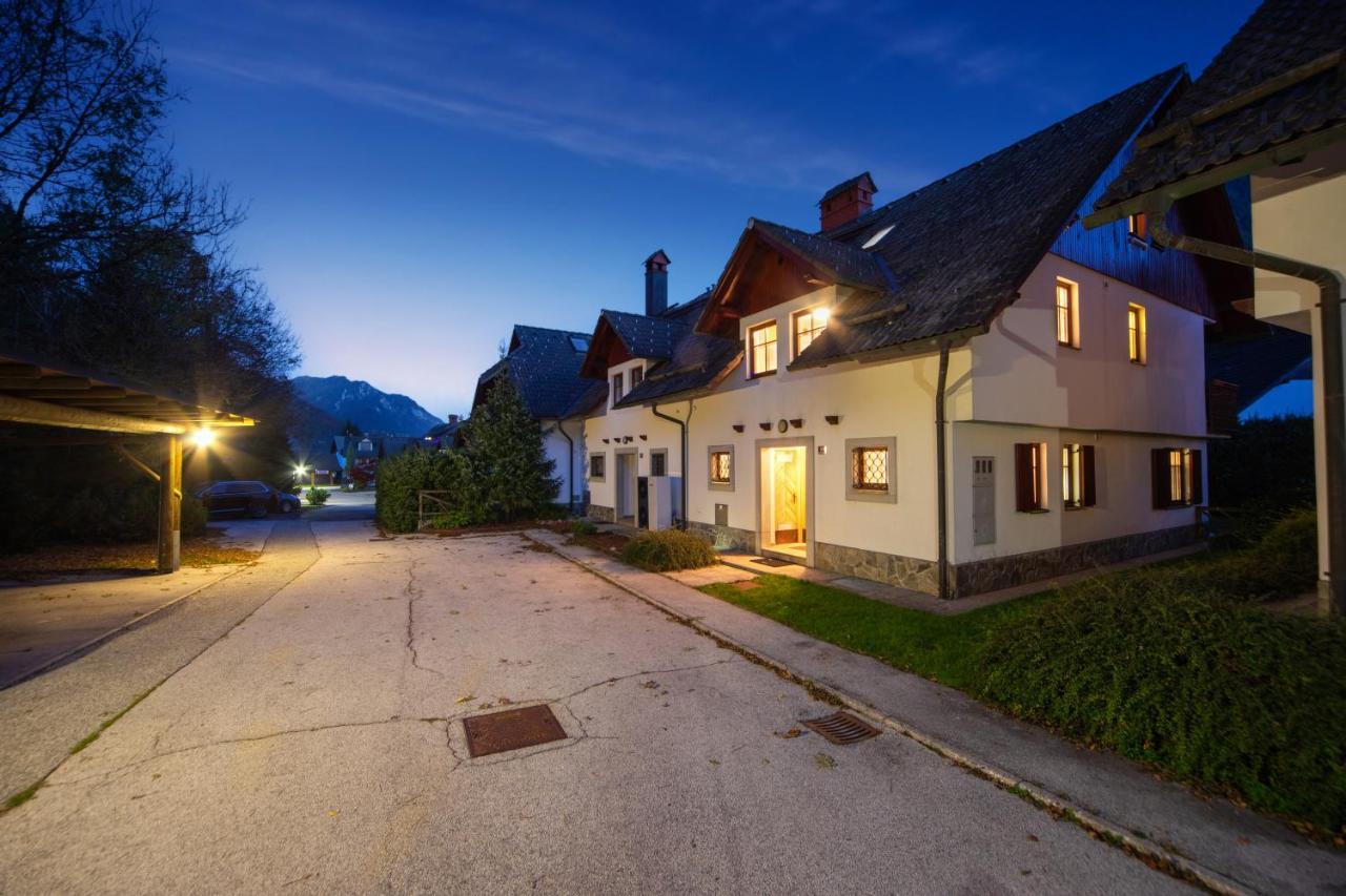 Apartmaji Potepuh Kranjska Gora Exteriör bild